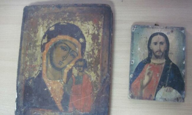 Українець намагався вивезти до Росії старовинні ваги та ікони (фото)