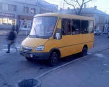 Розлючений пасажир у Макіївці кинув гранату в маршрутку (фото)