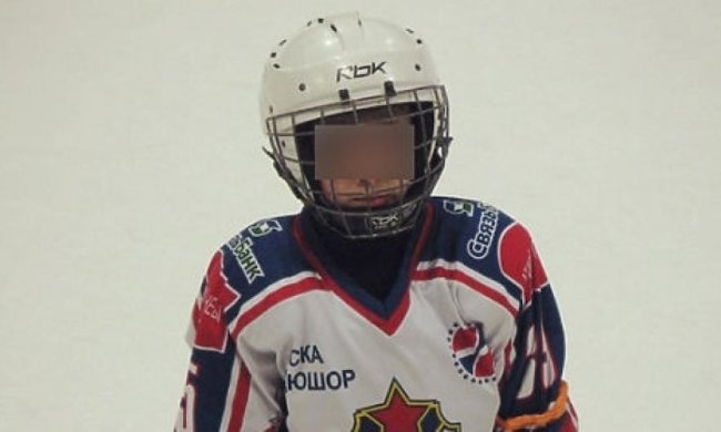 Российский хоккеист умер после драки с одноклубниками 
