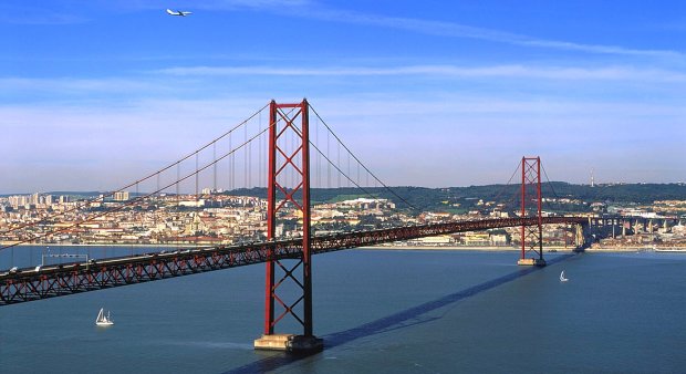 Лісабон ділиться секретами: культ морепродуктів, солодощів та напоїв