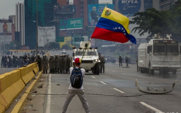 "Майдан" в Венесуэле: активисты возвели баррикады