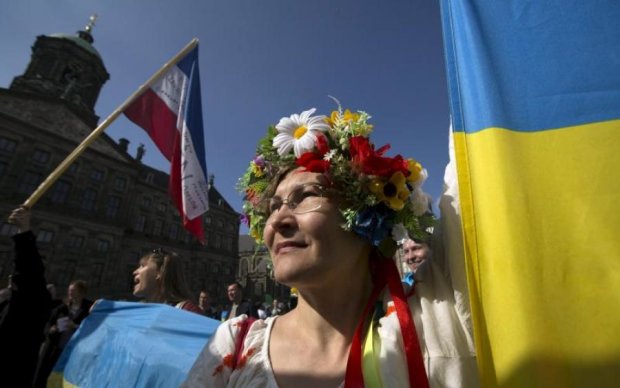 Новий виток історії: Асоціація України з ЄС набула чинності