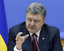 Порошенко відмовився від московського сценарію Дня Перемоги