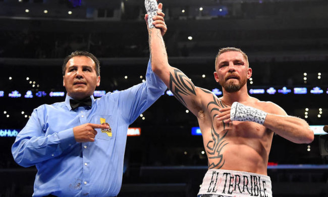 Украинец Редкач нокаутировал американца в первом раунде: видео