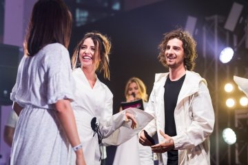 Чоловік Дорофєєвої осідлав величезного лебедя