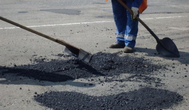 «Киевавтодор» высоко оценил свой ремонт дорог