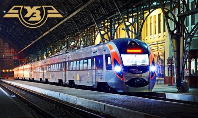 Укрзалізниця припинила продавати квитки, на вокзалах паніка: що відбувається