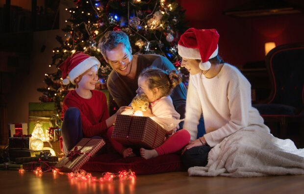 Рождество 7 января: поздравления в стихах для всей семьи