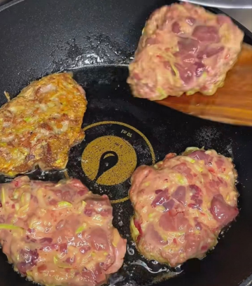 Рублені котлети з кабачка та печінки: фото скрін рецепту