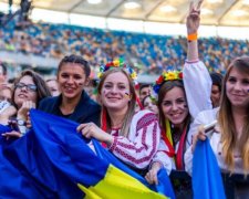 "На" Україні: скандальна поетеса пояснила мовні забаганки росіян