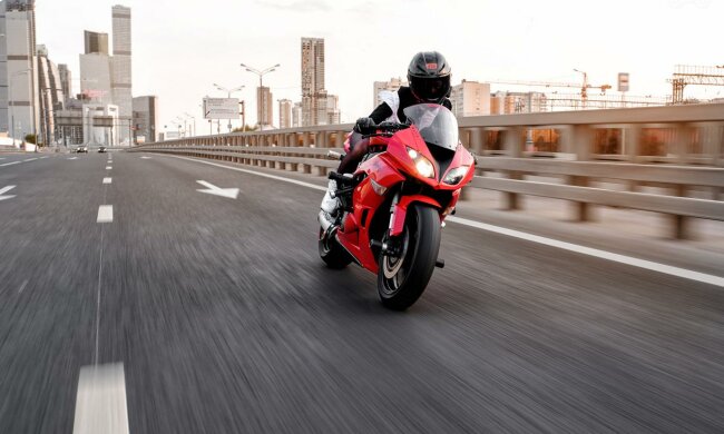 "Села - дала, уронил - женился": яркие украинки опровергли главные мифы о девушках в мотоклубах, видео