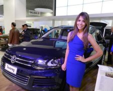 Volkswagen інвестує майже ВВП України, щоб скласти конкуренцію Tesla