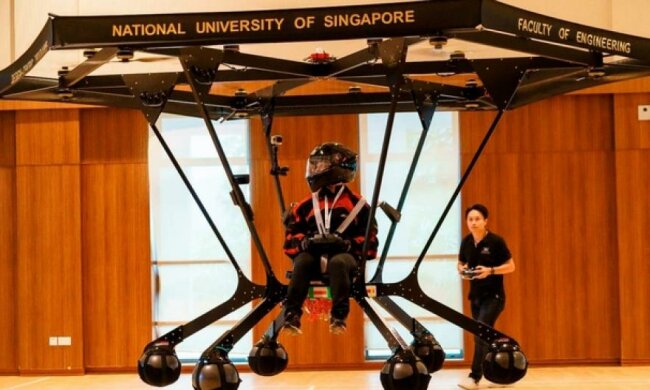 Студент покатався на беспілотнику (відео)