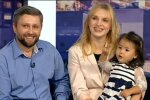Українці вдочерили хвору дівчинку з Китаю і закохалися в один одного заново: "Найрідніша"