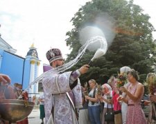 Медовий, Яблучний та Горіховий Спас: традиції та прикмети найбільших свят серпня