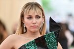 Чекав 10 років: скандальна Майлі Сайрус знайшла собі молоденького залицяльника