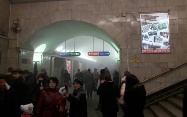 Опубліковані свіжі кадри з місця вибуху у пітерському метро