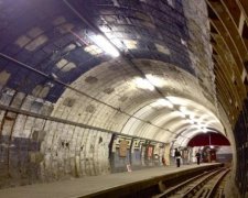 У метро розстріляли людей: поліція шукає злочинця