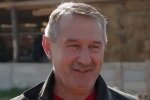 На Франківщині учасник "Панянка-Селянка" посадив найкращого друга в брудний вольєр на ланцюг, їжі немає