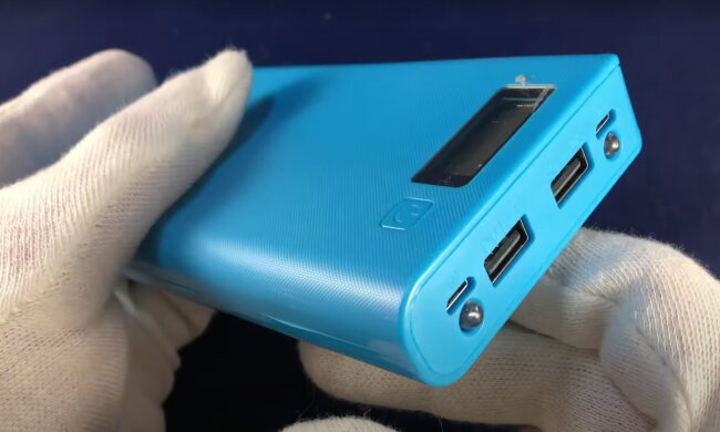 Павербанк. Фото: скрин youtube