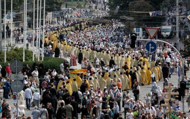 Хресна хода в Києві: для прихожан везуть світові святині