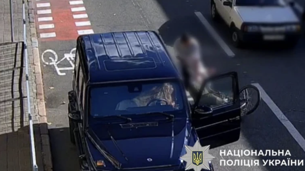 Недекватом на "геліку", який побив велосипедиста, виявився Олександр Хілік: підозрюють у корупції на закупівлі військової форми