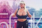 Мила Кузнецова похвасталась своими мячиками 13-го размера и дала совет женщинам: "Можно и в авто"