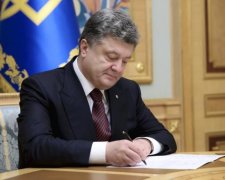Порошенко подписал закон, который изменит историю Украины