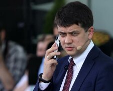 Телефон Разумкова разрывается от звонков, всему виной "слуги народа": "Безобразие происходит"