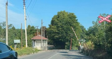 Залізничний переїзд у Брюховичах