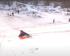 Спуск с горки, скриншот с видео