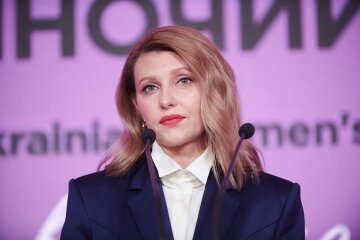 Політолог показав, як рвуть на частини Олену Зеленську в Facebook