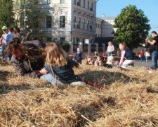 Сіно, писанки, вареники - чим Київ пригостить фанатів Євробачення (фото)