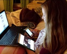 Українці "косимуть від роботи" в електронному режимі