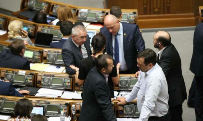 "Украинский выбор": Власть действует заодно с радикалами
