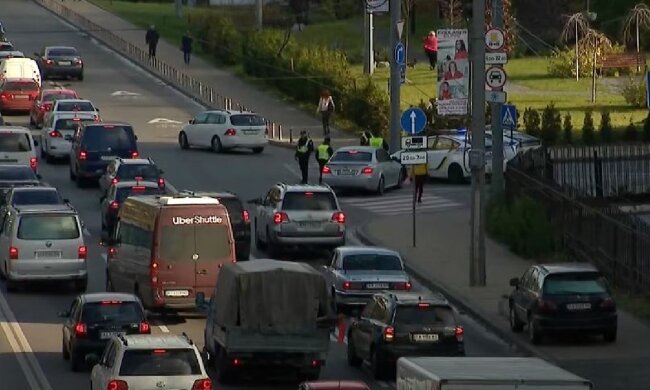 Нарушение ПДД, скриншот: YouTube