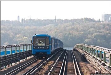 Киевское метро, турникеты, проезд