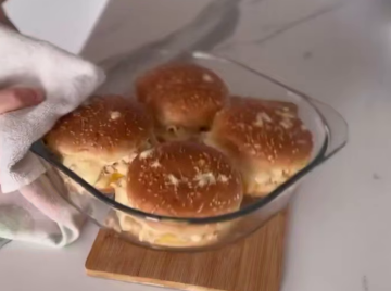 Сирні гарячі бургери, кадр з відео