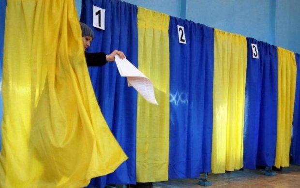 ЗМІ: "Батьківщина", БПП і "Наш край" перемагають на виборах в ОТГ