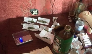 Боевики заманивают наемников марихуаной