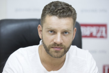 Зірка "Ментовських війн. Харків" відсвяткував день народження: фото найкрасивішого чоловіка світу