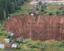 Гигантская дыра в России разрастается (фото)