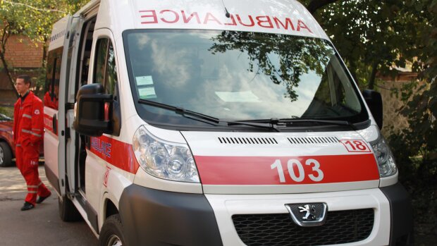 "Под ногами валялся": киевляне обнаружили труп мужчины посреди улицы