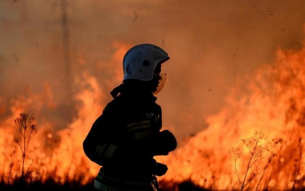 Самый популярный украинский курорт охватило адское пламя: фото