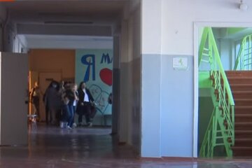 школа, скриншот из видео