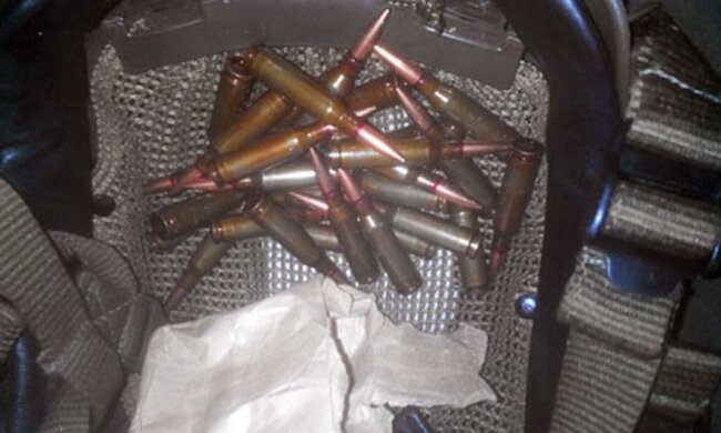 Правоохоронці затримали трьох носіїв незаконної зброї на Донеччині (фото)