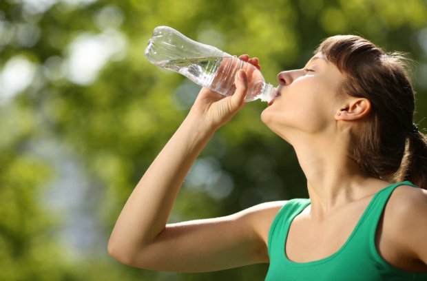 Пий та здоровішай: як правильно підтримувати водний баланс в організмі