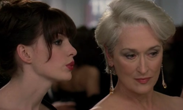 Меріл Стріп і Енн Гетевей, кадр з фільму "Диявол носить Прада"