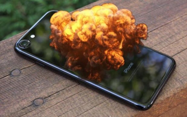 Apple всполошилась из-за взрывных iPhone
