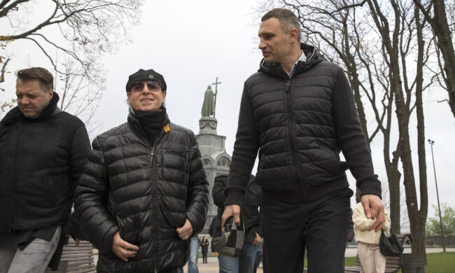 Кличко развеял фронтмена Scorpions в Киеве: чем удивила Украина легендарного музыканта, яркое видео